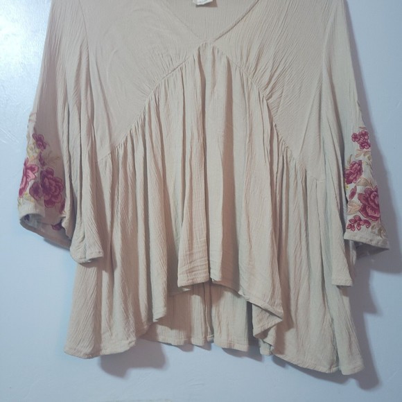 By Together V-Neck Embroidered Floral Sleeve Babydoll Tee Shirt Women's S Small - Picture 4 of 6